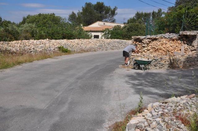 Chemin de lla capitelle pointue garrigue Nîmoise 005