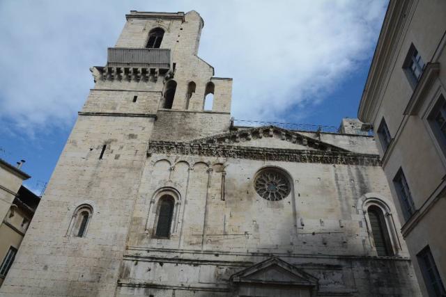 Nimes cathedrale 1